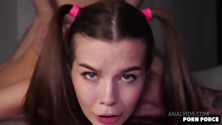 Сестра мучается от анала – невыносимая боль в попе, смотри до конца!